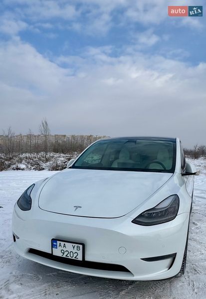 Внедорожник / Кроссовер Tesla Model Y 2022 в Киеве