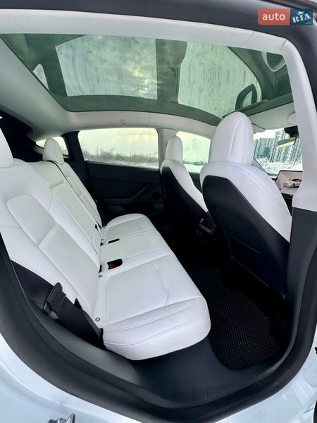 Внедорожник / Кроссовер Tesla Model Y 2022 в Киеве