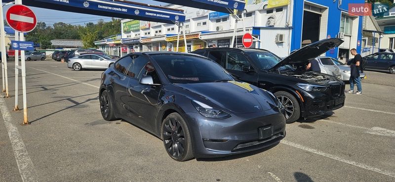 Внедорожник / Кроссовер Tesla Model Y 2023 в Харькове
