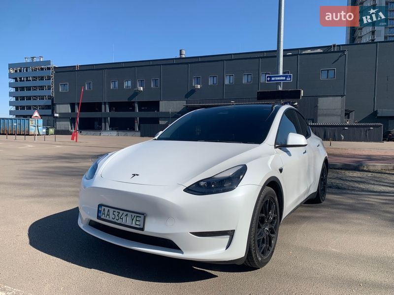Позашляховик / Кросовер Tesla Model Y 2023 в Києві