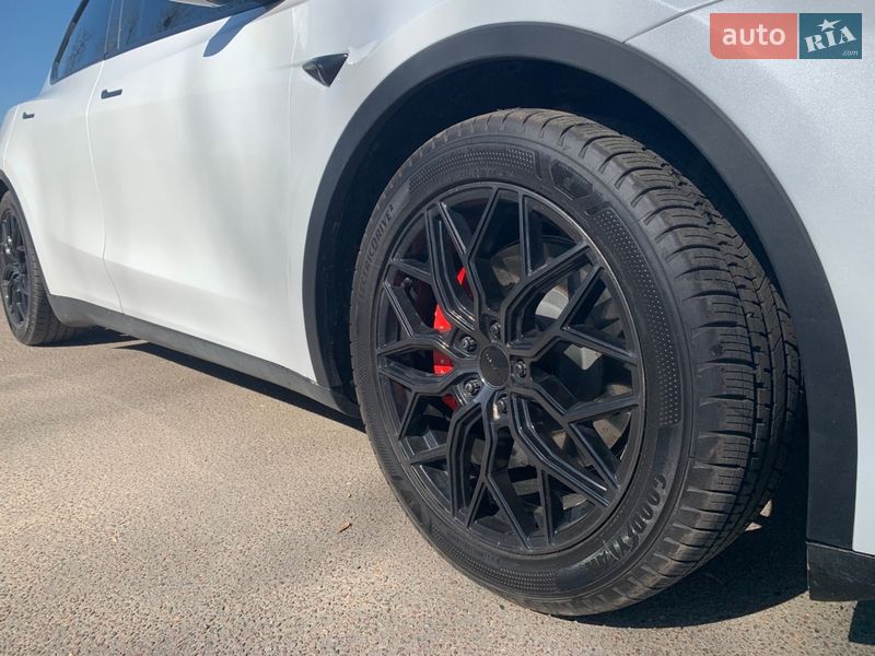 Позашляховик / Кросовер Tesla Model Y 2023 в Києві