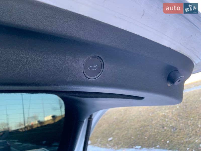 Позашляховик / Кросовер Tesla Model Y 2023 в Києві