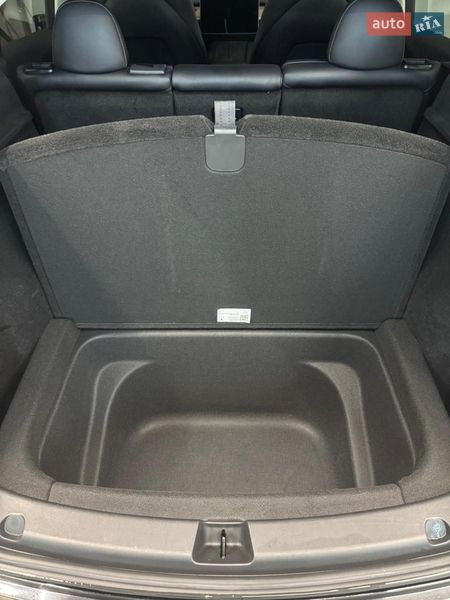 Внедорожник / Кроссовер Tesla Model Y 2024 в Киеве фото 11 Внедорожник / Кроссовер Tesla Model Y 2024 в Киеве