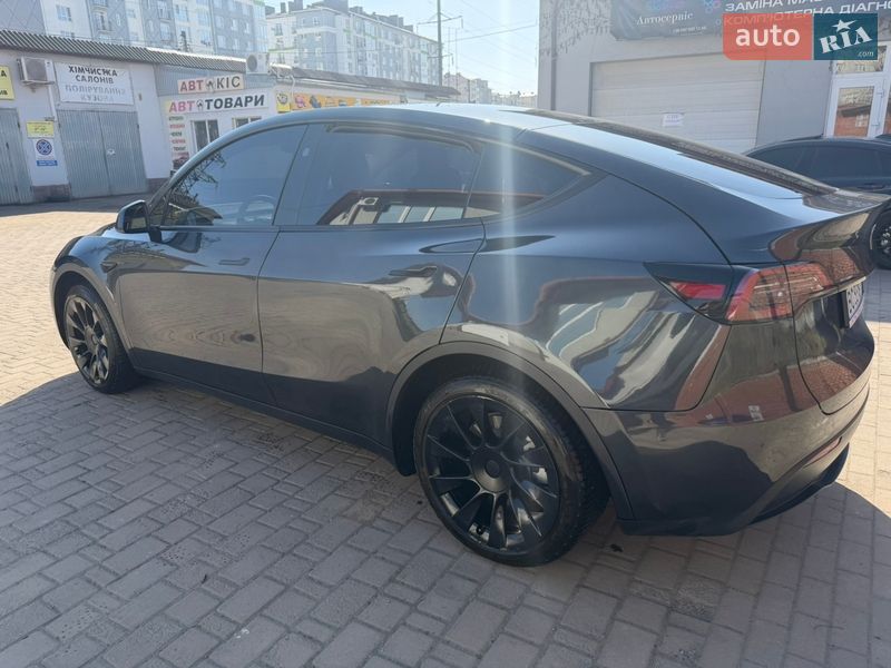 Внедорожник / Кроссовер Tesla Model Y 2024 в Ивано-Франковске