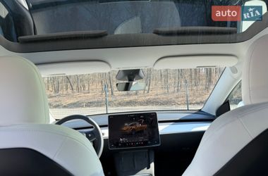 Внедорожник / Кроссовер Tesla Model Y 2024 в Ужгороде