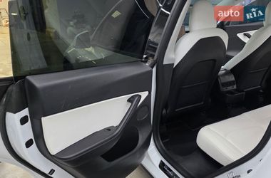 Внедорожник / Кроссовер Tesla Model Y 2021 в Киеве