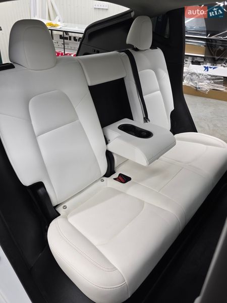 Внедорожник / Кроссовер Tesla Model Y 2021 в Киеве