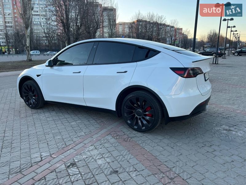 Внедорожник / Кроссовер Tesla Model Y 2023 в Днепре