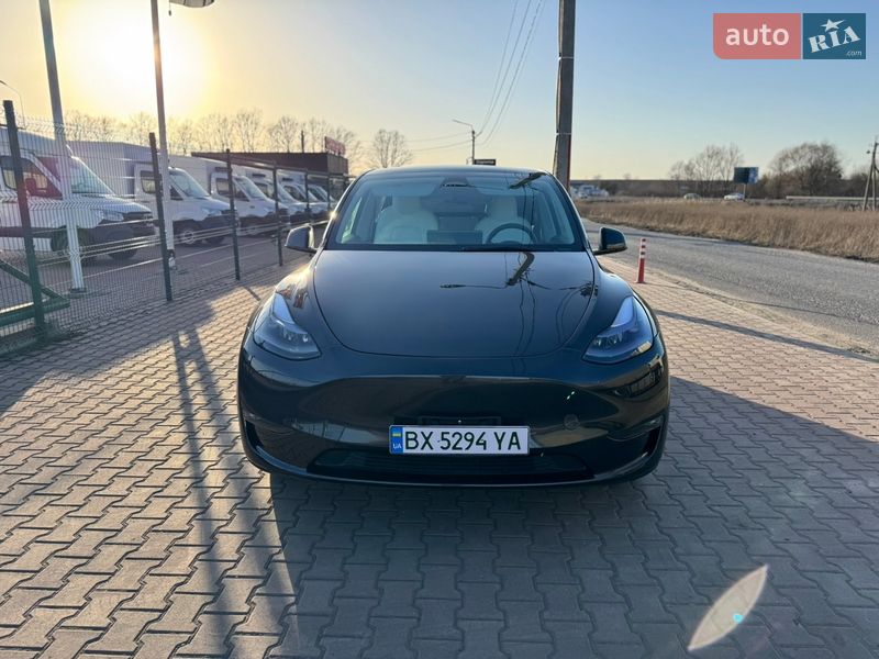 Внедорожник / Кроссовер Tesla Model Y 2024 в Ровно