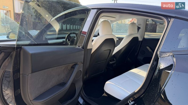 Позашляховик / Кросовер Tesla Model Y 2024 в Тернополі