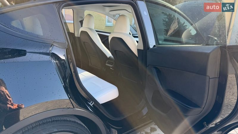 Позашляховик / Кросовер Tesla Model Y 2024 в Тернополі