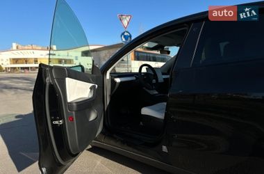 Позашляховик / Кросовер Tesla Model Y 2021 в Києві