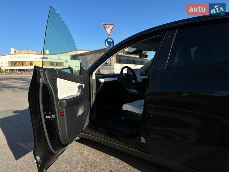 Tesla Model Y 2021 Tesla Model Y 2021