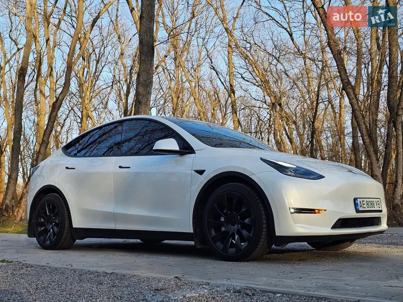 Tesla Model Y 2023