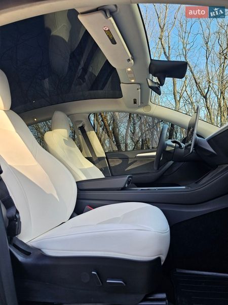 Внедорожник / Кроссовер Tesla Model Y 2023 в Днепре