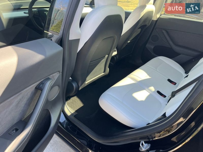 Внедорожник / Кроссовер Tesla Model Y 2022 в Киеве