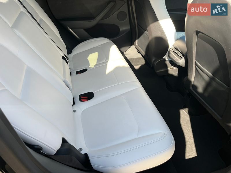 Внедорожник / Кроссовер Tesla Model Y 2022 в Киеве