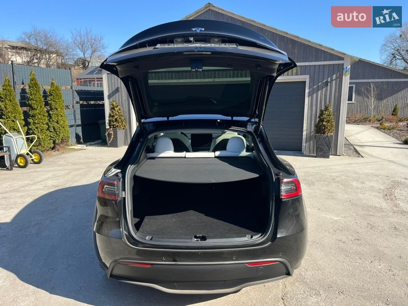 Внедорожник / Кроссовер Tesla Model Y 2022 в Киеве