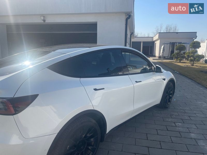 Внедорожник / Кроссовер Tesla Model Y 2022 в Ровно
