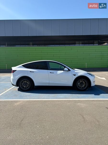 Внедорожник / Кроссовер Tesla Model Y 2022 в Киеве фото 4 Внедорожник / Кроссовер Tesla Model Y 2022 в Киеве