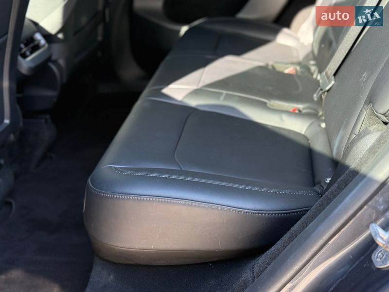 Внедорожник / Кроссовер Tesla Model Y 2023 в Тернополе