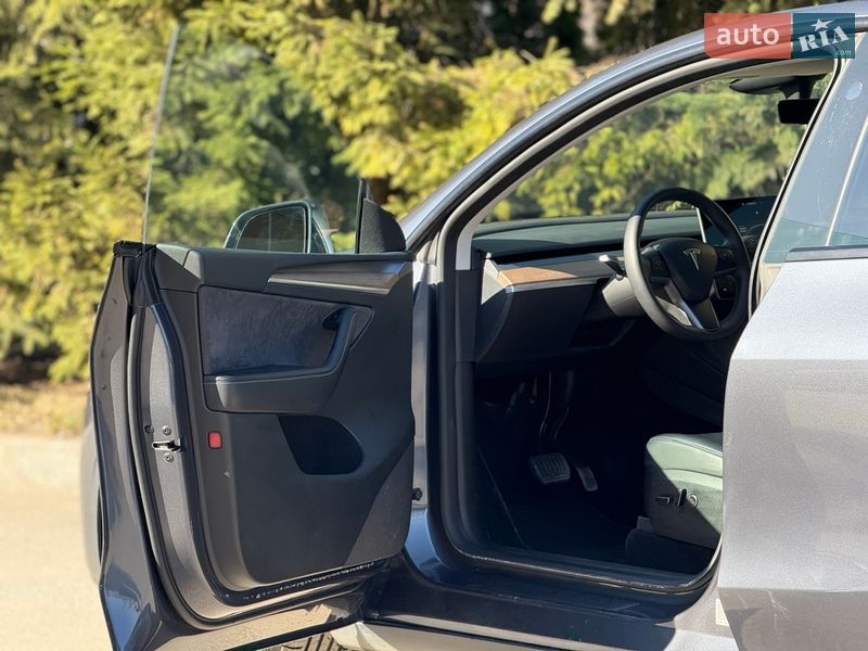 Внедорожник / Кроссовер Tesla Model Y 2023 в Тернополе