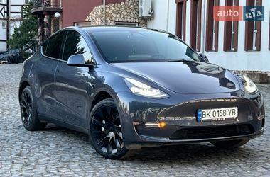 Внедорожник / Кроссовер Tesla Model Y 2023 в Ровно