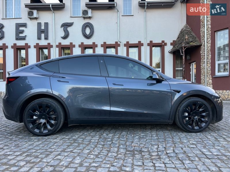 Внедорожник / Кроссовер Tesla Model Y 2023 в Ровно