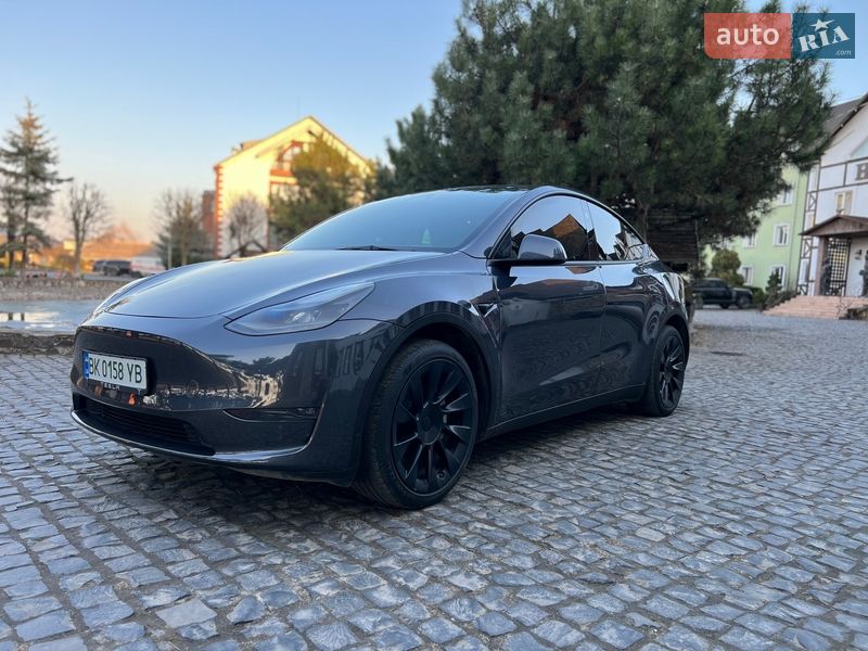 Внедорожник / Кроссовер Tesla Model Y 2023 в Ровно