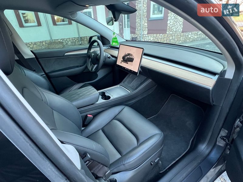 Внедорожник / Кроссовер Tesla Model Y 2023 в Ровно