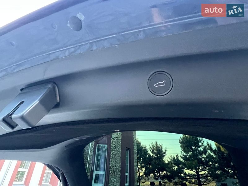 Внедорожник / Кроссовер Tesla Model Y 2023 в Ровно