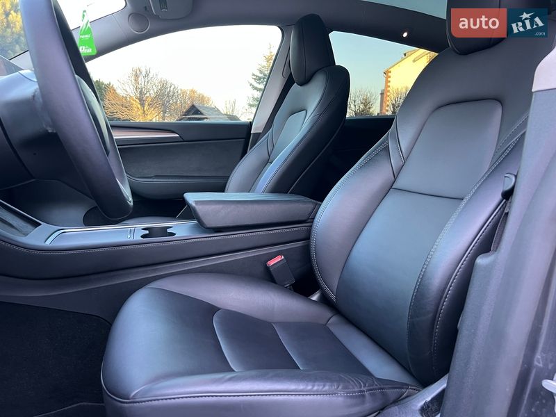 Внедорожник / Кроссовер Tesla Model Y 2023 в Ровно