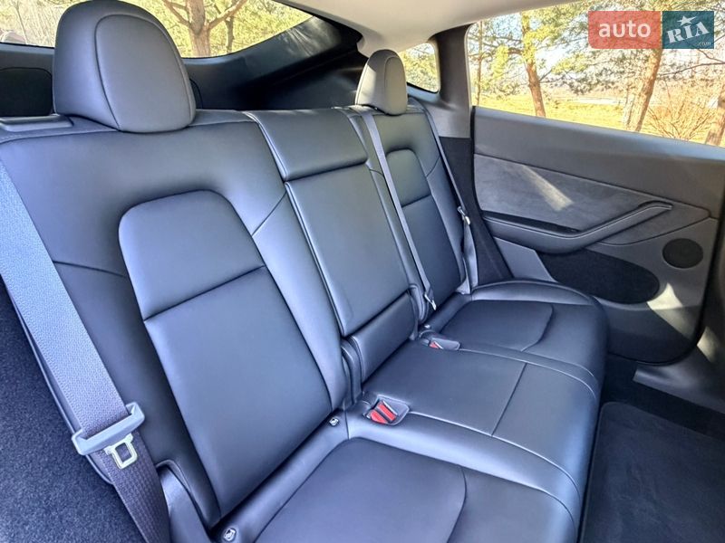 Внедорожник / Кроссовер Tesla Model Y 2024 в Дрогобыче