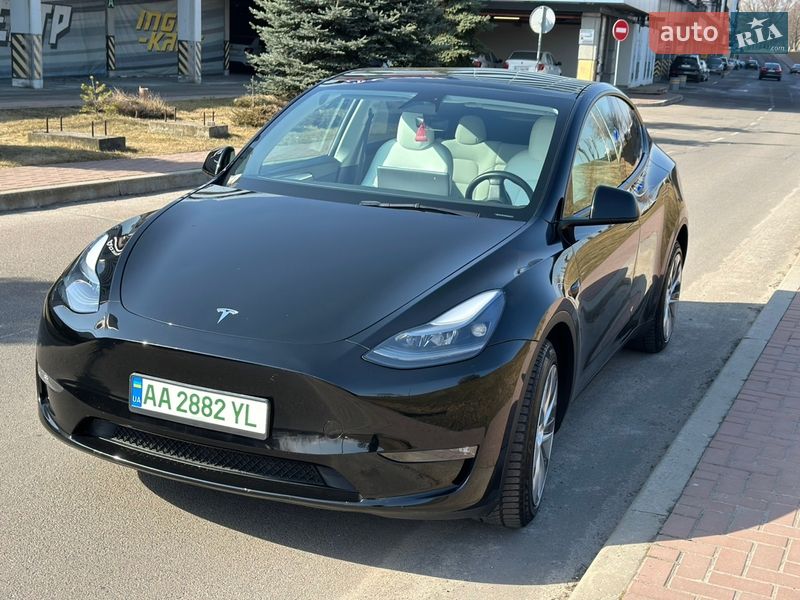 Tesla Model Y 2023