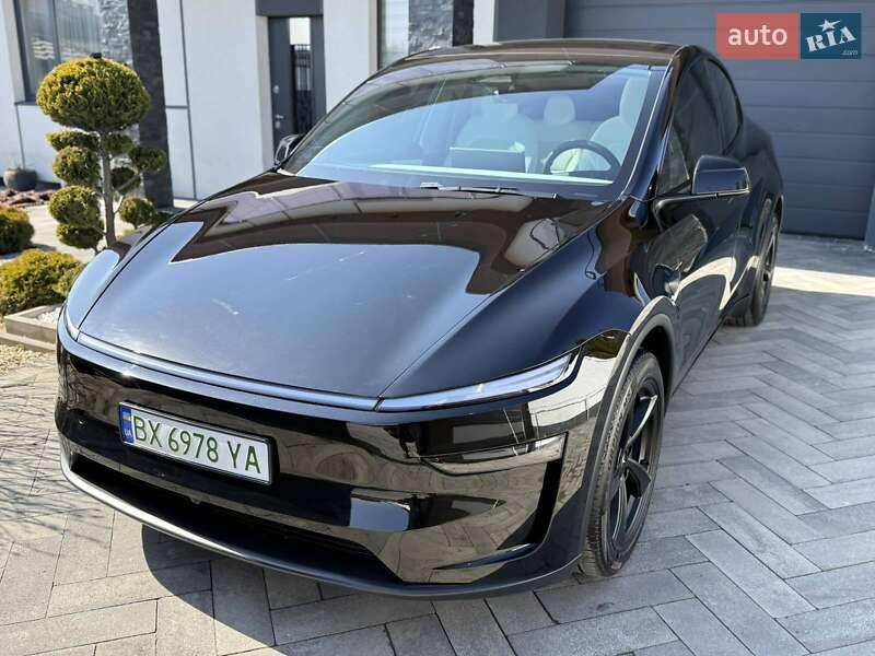Внедорожник / Кроссовер Tesla Model Y 2025 в Хмельницком