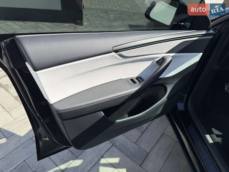 Внедорожник / Кроссовер Tesla Model Y 2025 в Хмельницком