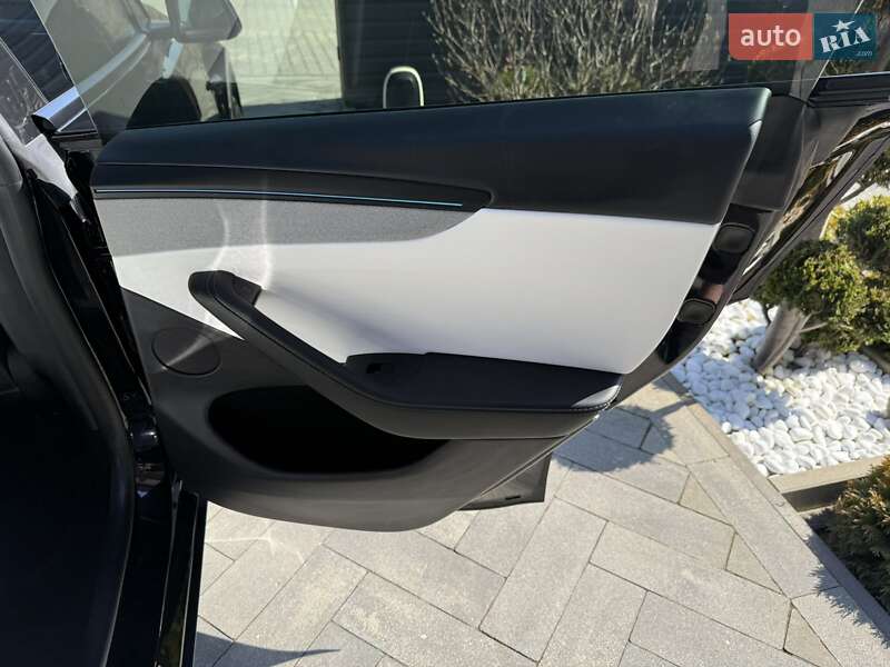 Внедорожник / Кроссовер Tesla Model Y 2025 в Хмельницком