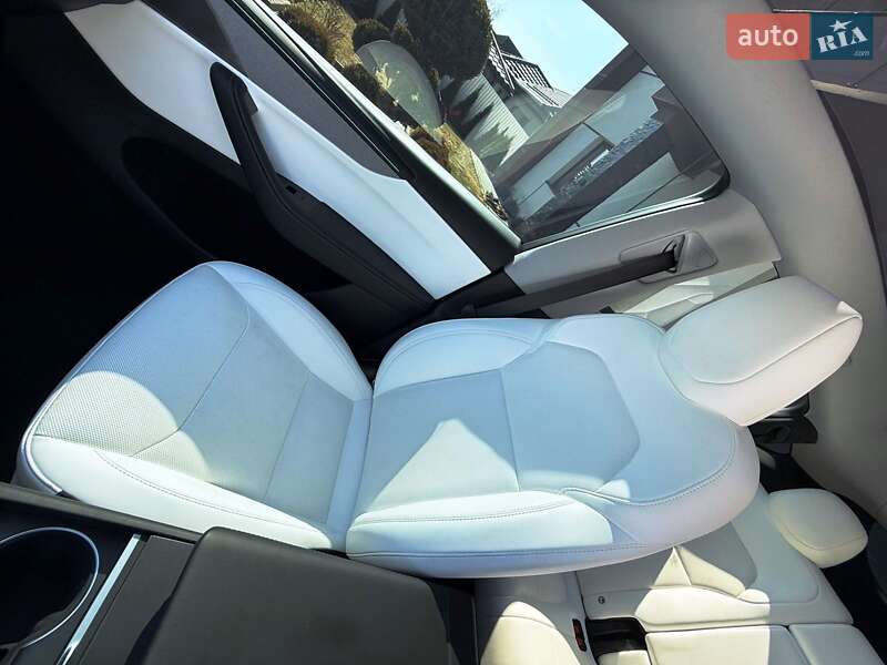 Позашляховик / Кросовер Tesla Model Y 2025 в Хмельницькому