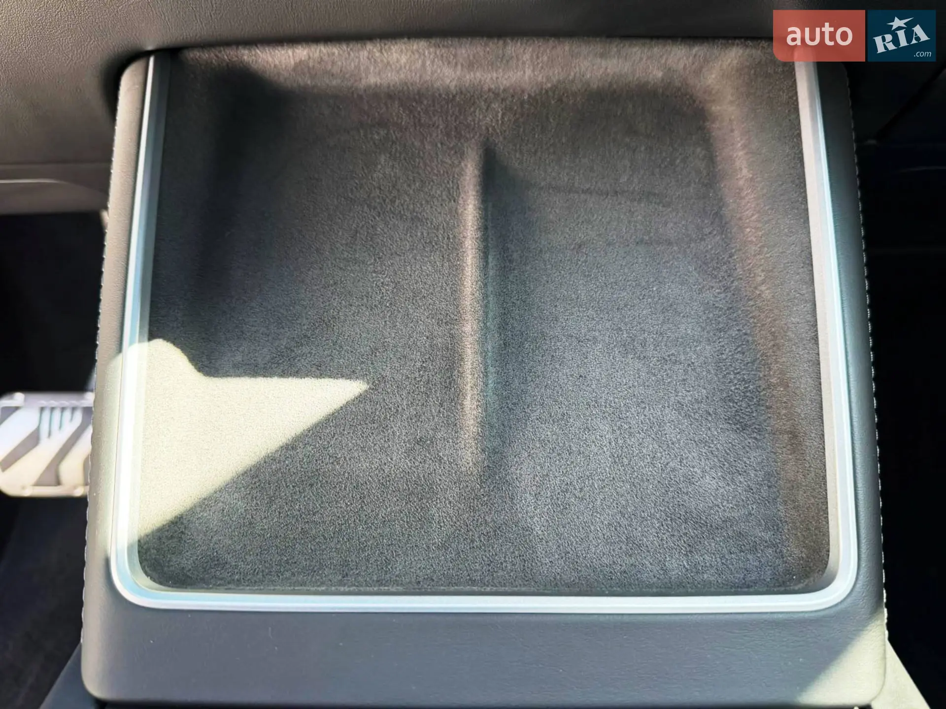 2025 Tesla Model Y - мініатюра 32