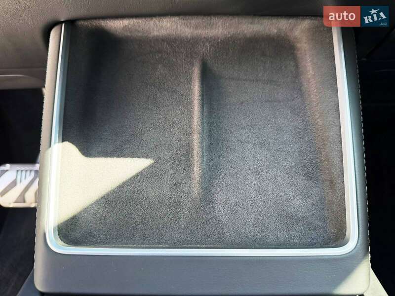 Позашляховик / Кросовер Tesla Model Y 2025 в Хмельницькому