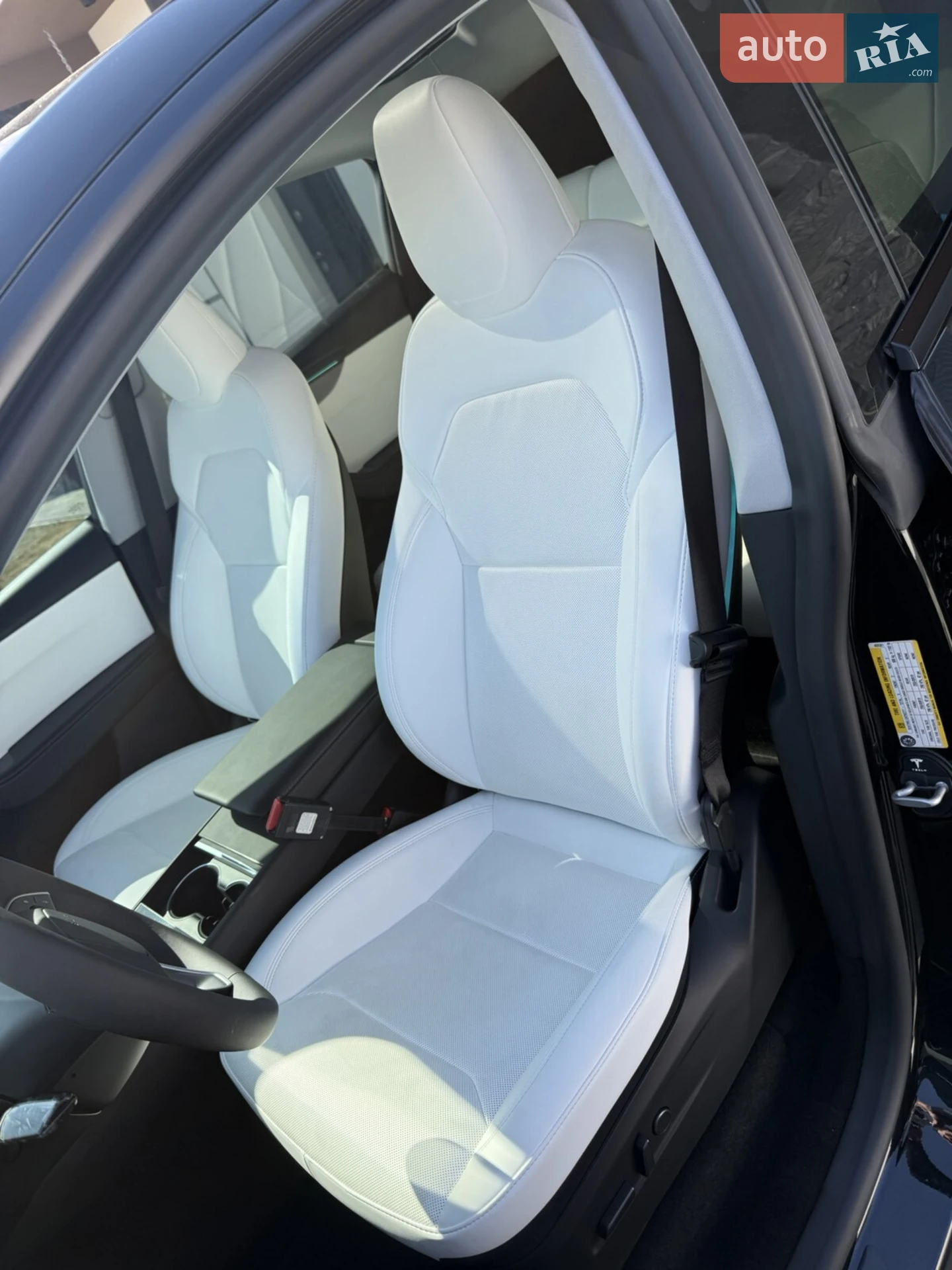 2025 Tesla Model Y - мініатюра 39