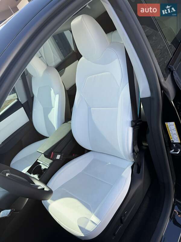 Позашляховик / Кросовер Tesla Model Y 2025 в Хмельницькому