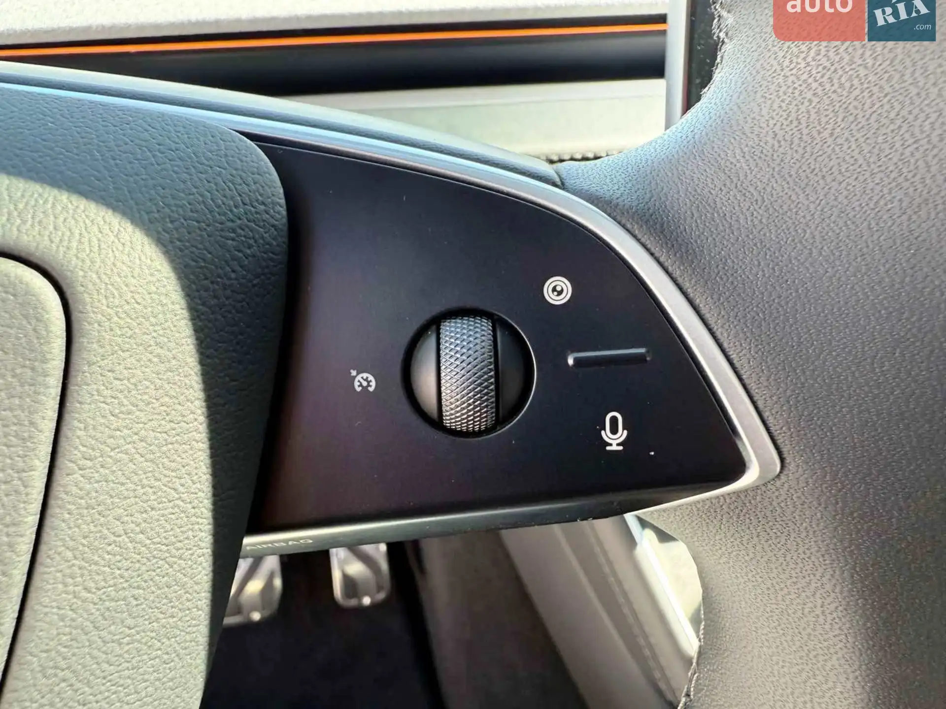2025 Tesla Model Y - мініатюра 26