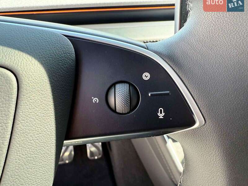 Позашляховик / Кросовер Tesla Model Y 2025 в Хмельницькому