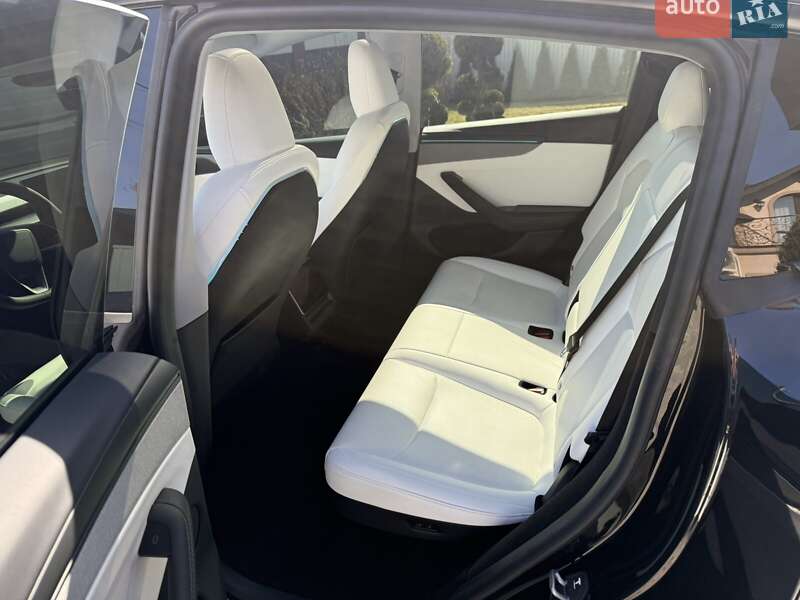 Позашляховик / Кросовер Tesla Model Y 2025 в Хмельницькому