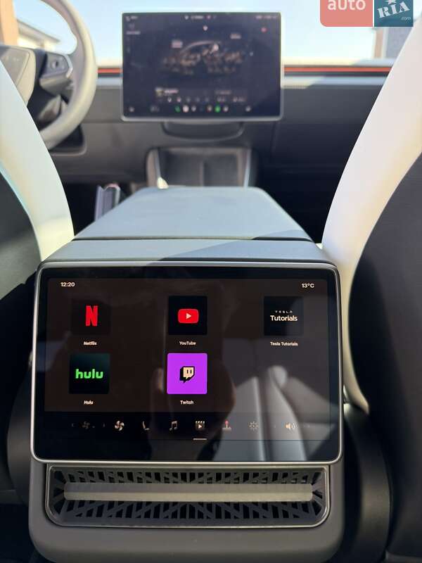 Внедорожник / Кроссовер Tesla Model Y 2025 в Хмельницком