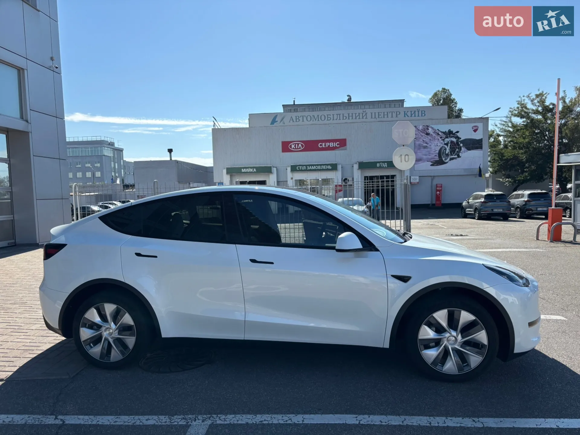 2023 Tesla Model Y - мініатюра 2