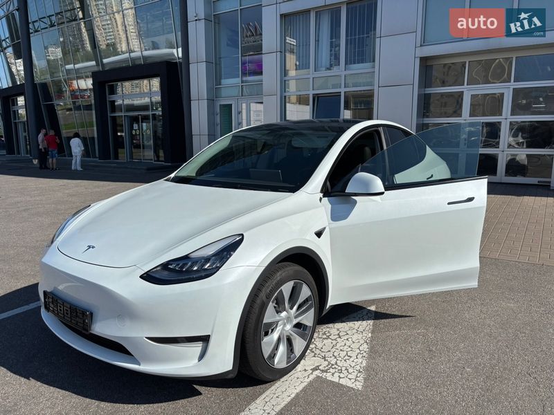 Внедорожник / Кроссовер Tesla Model Y 2023 в Киеве