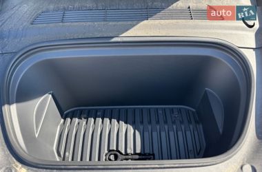 Внедорожник / Кроссовер Tesla Model Y 2023 в Киеве