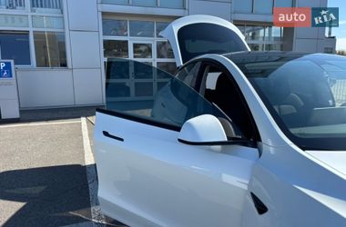 Внедорожник / Кроссовер Tesla Model Y 2023 в Киеве